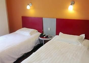Motel 168 Shanghai Pudong Huinan Metro Station Tesco Thượng Hải Ngoại thất bức ảnh